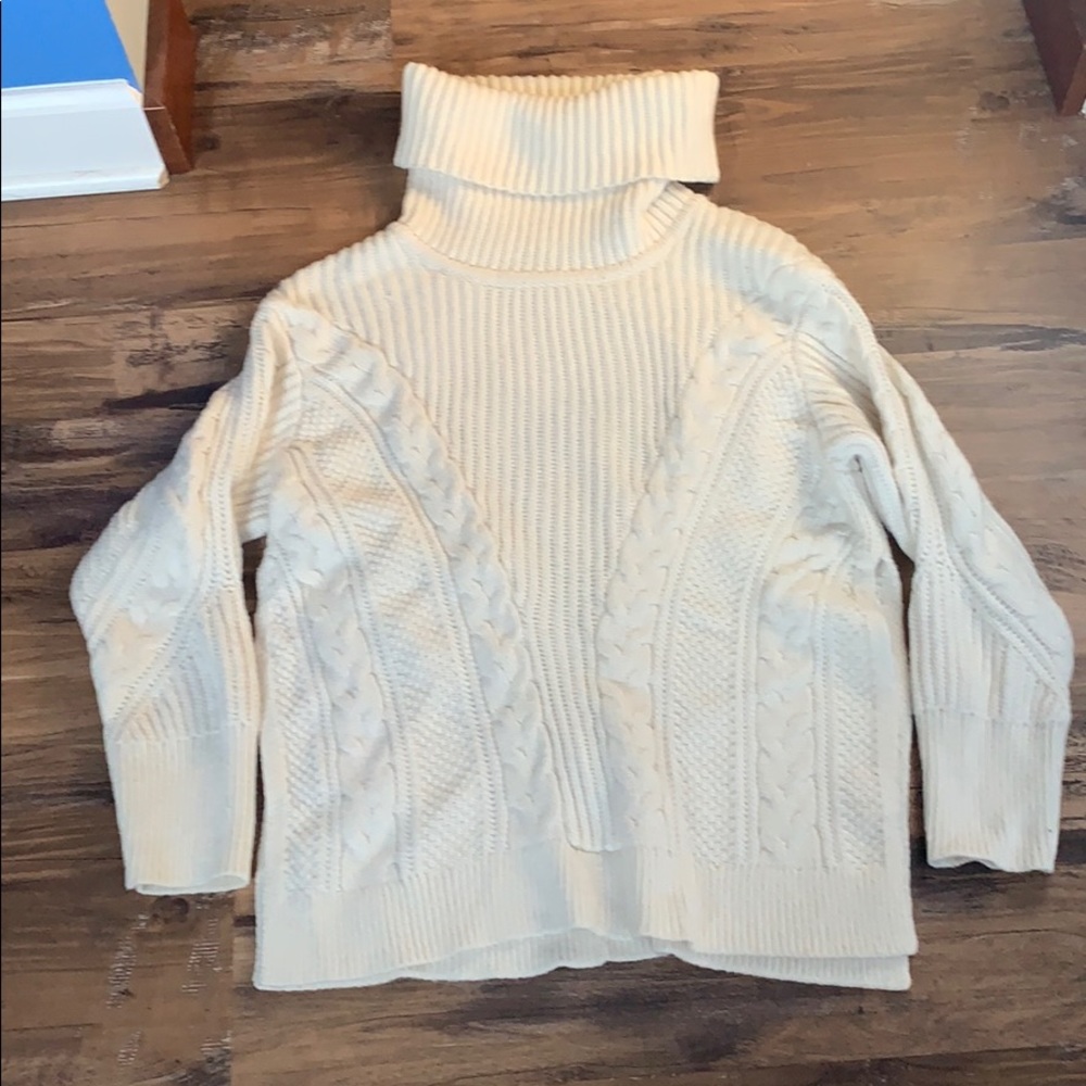 Almost new cable knit fishermen’s sweater.
